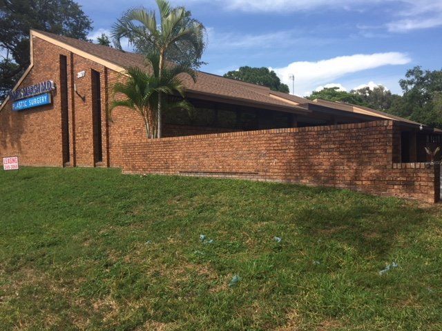 Medical/Professional Office Across from Sarasota Memorial Hospital : 2677 S Tamiami Trail, Sarasota, FL 34239